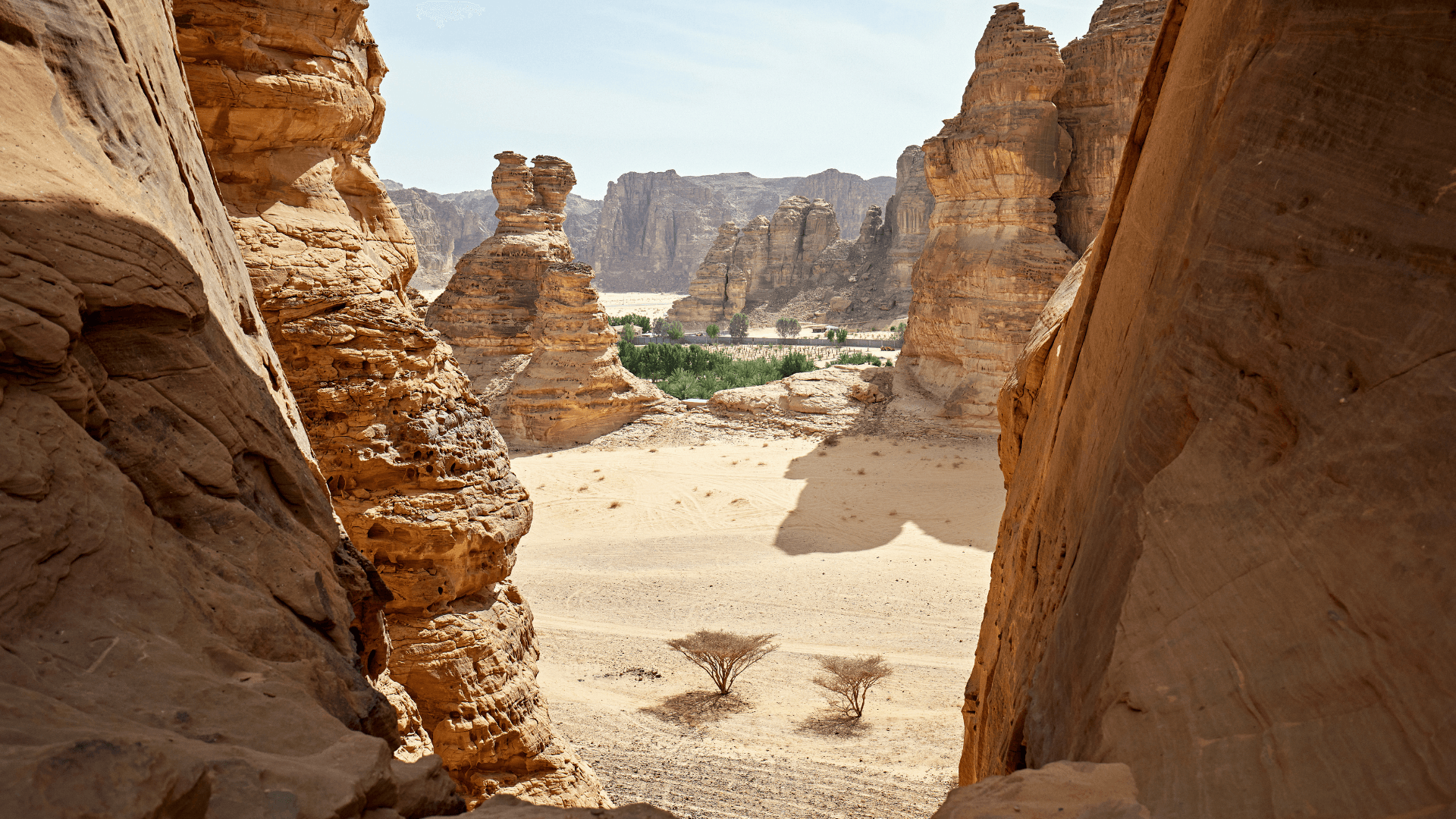 Jar Rock and Al-Ula Valley outcrops.png